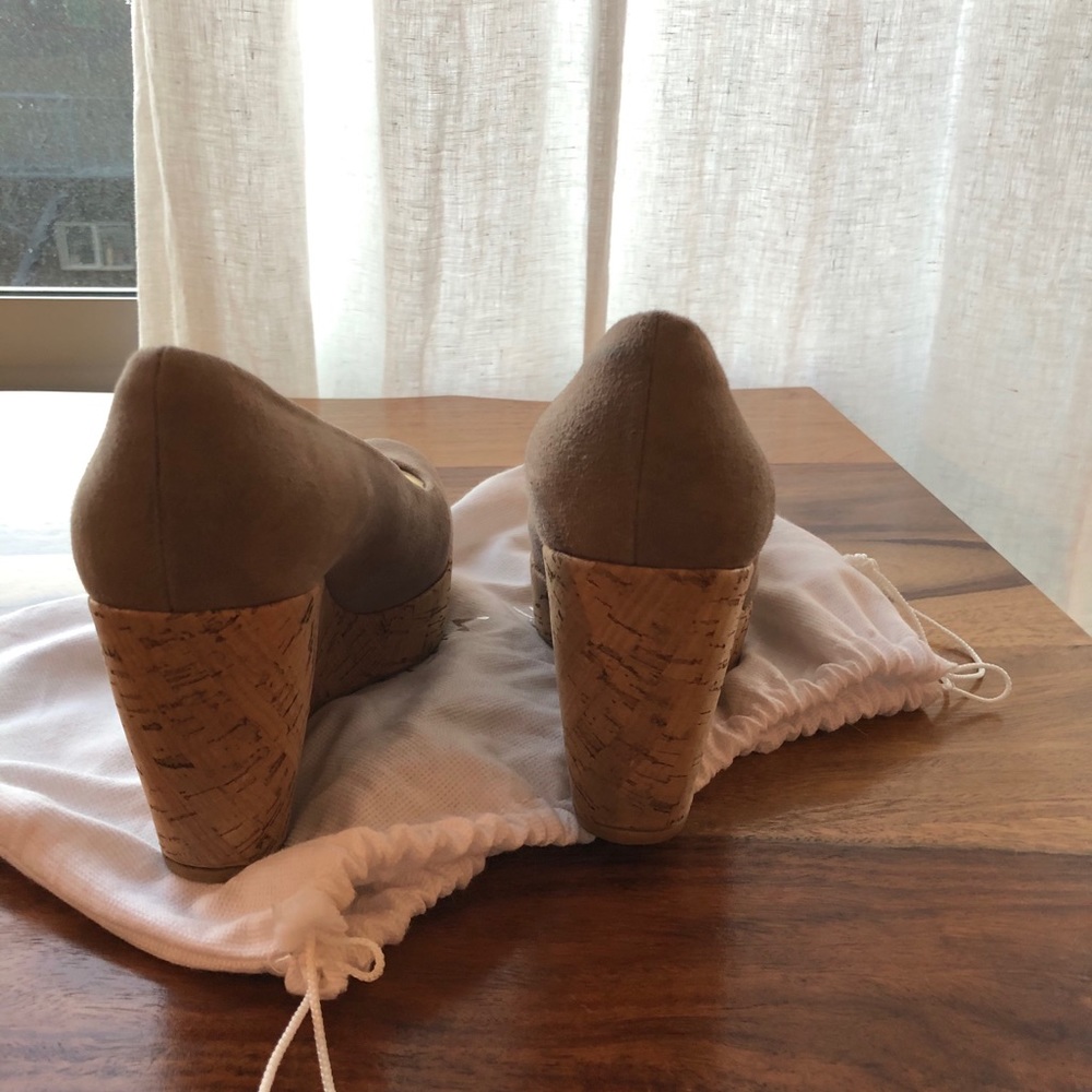 Stuart Weitzman Taupe Corkswoon Wedge - Size 7.5 - image 2